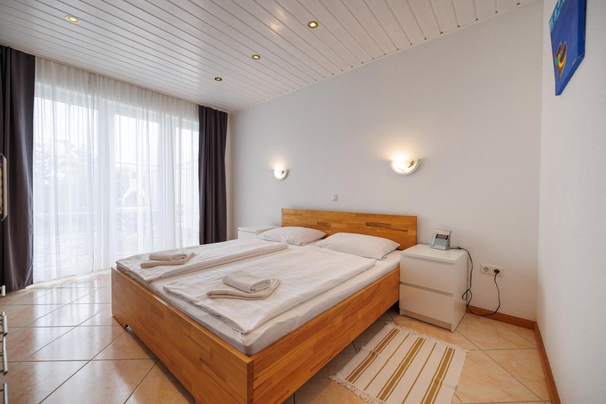 Guesthouse Halilagic Кърк Екстериор снимка